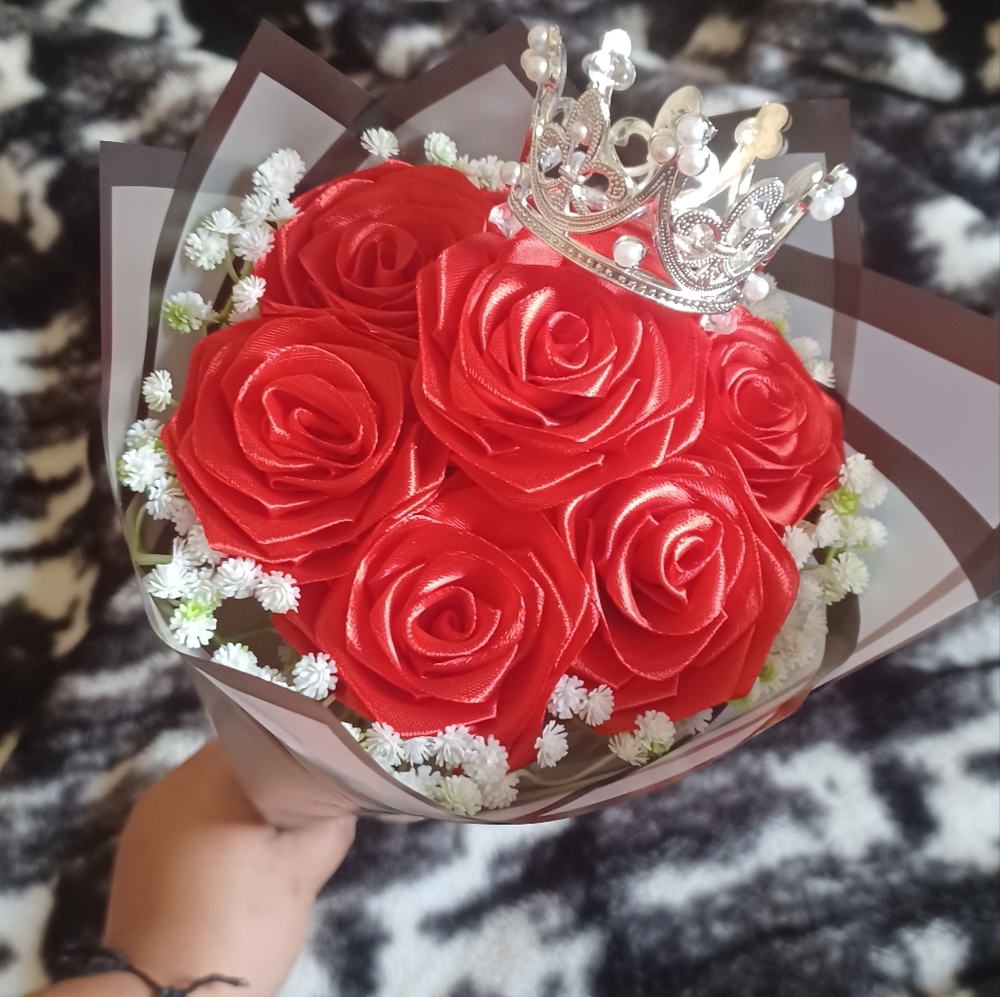 Ribbon roses